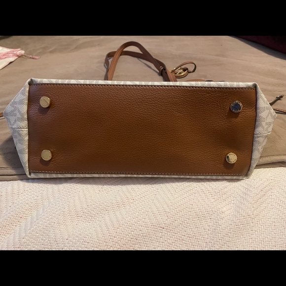 Michael Kors Bag - Picture 2 of 4